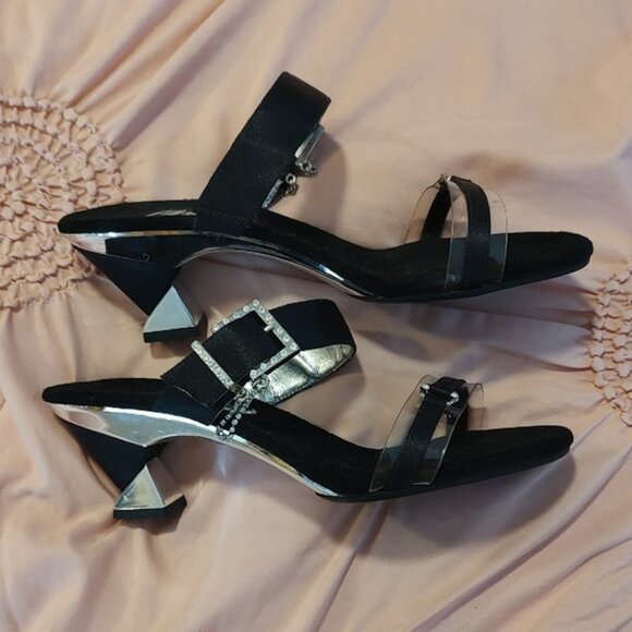Onex Strappy Sandals Black and Silver with Rhinestone Buckle Kitten Heels Size 7 - Picture 2 of 10